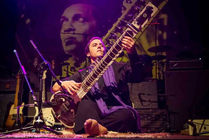 The-concert-for-Bangladesh_Kafe-Antzokia1_Tom-Hagen-01