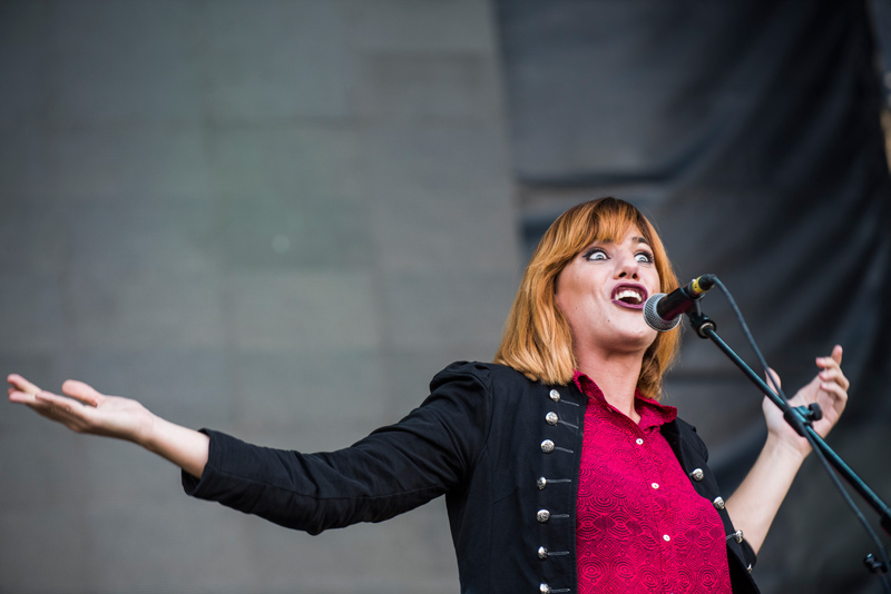 Aurora-&-the-betrayers048