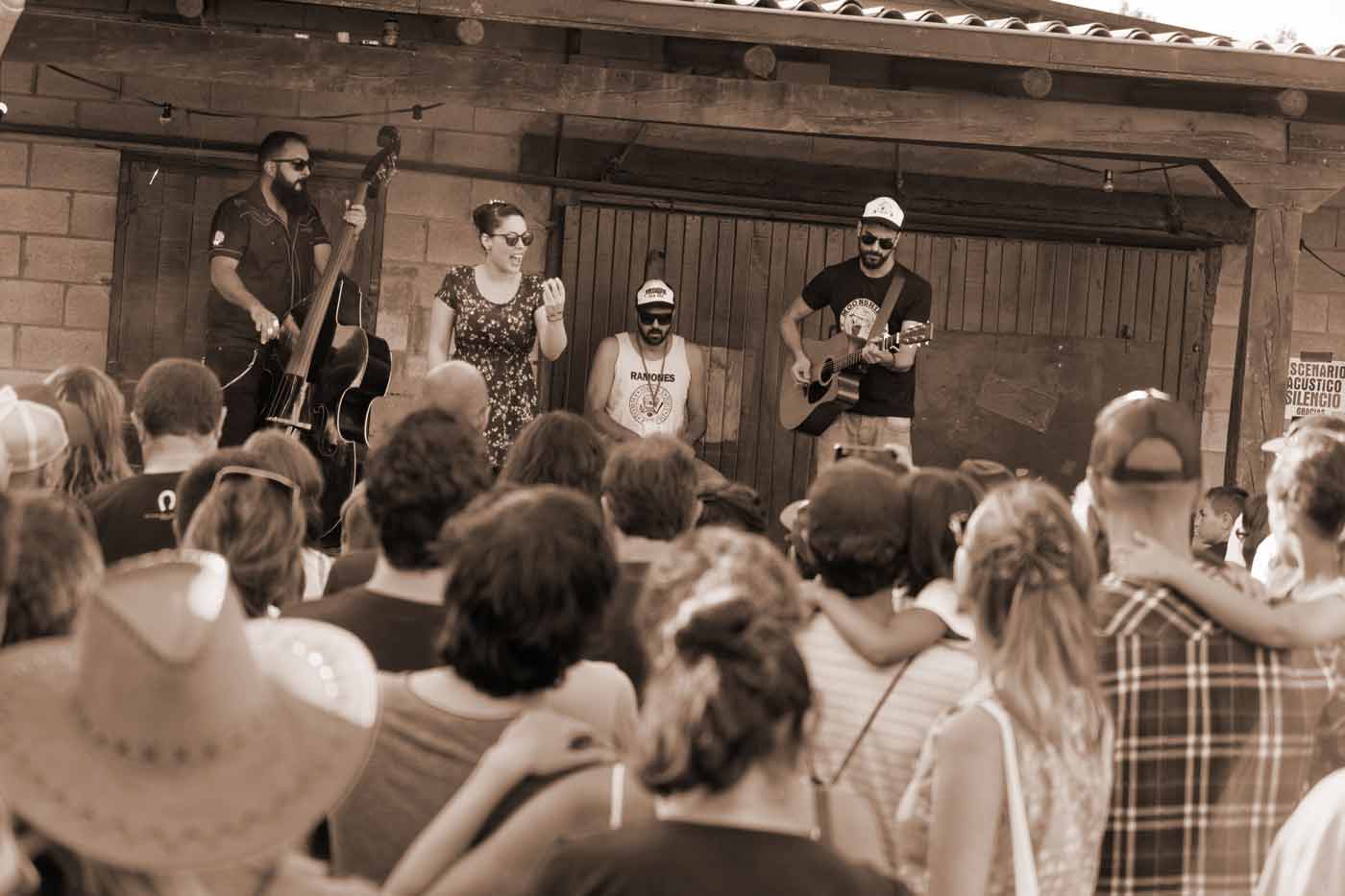 Mud-Candies-por-MIKEL-GARATE-