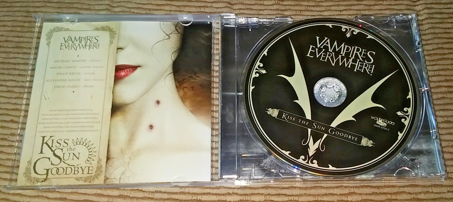KISS THE SUN GOODBYE / VAMPIRES EVERYWHERE 2011 HOLLYWOOD WASTE CD HWR 8704-2