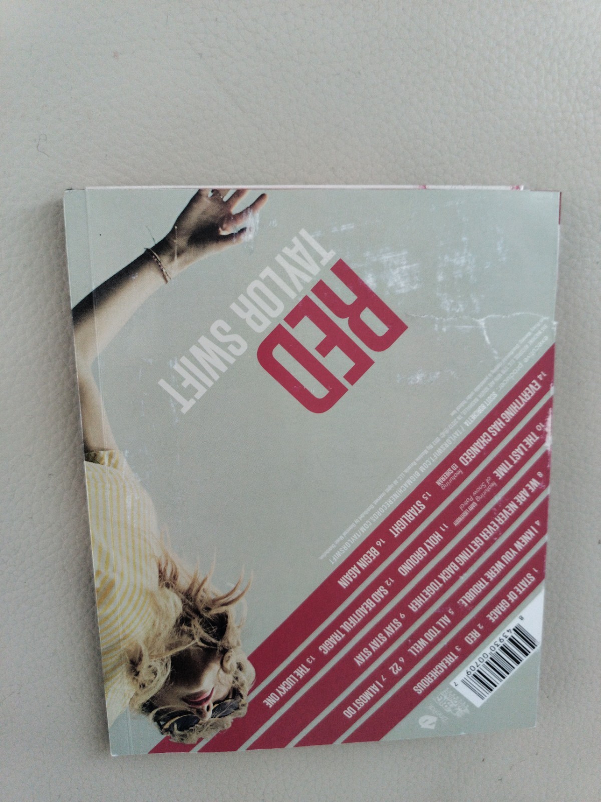 Red Taylor Swift Exclusive Limited 'Zinepak CD + Post Card + Booklet