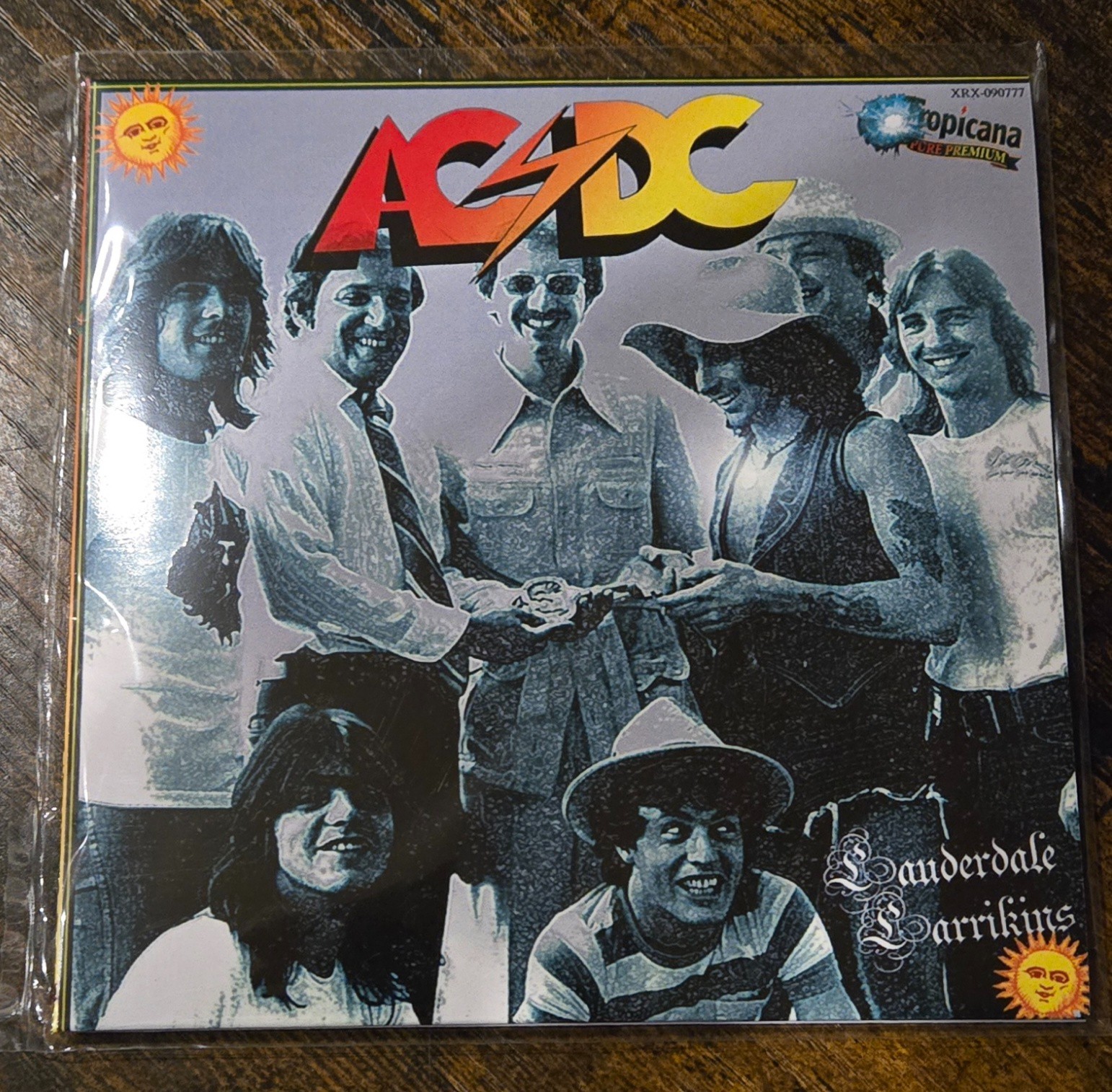 AC/DC * RARE CD IN CARD SLEEVE * 1977 * SEALED
