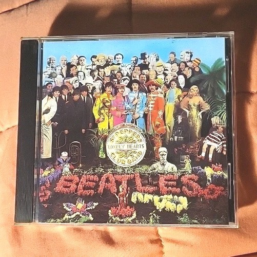 Sgt. Pepper's Lonely Hearts Club Band by The Beatles (CD, Jun-1987, Capitol)