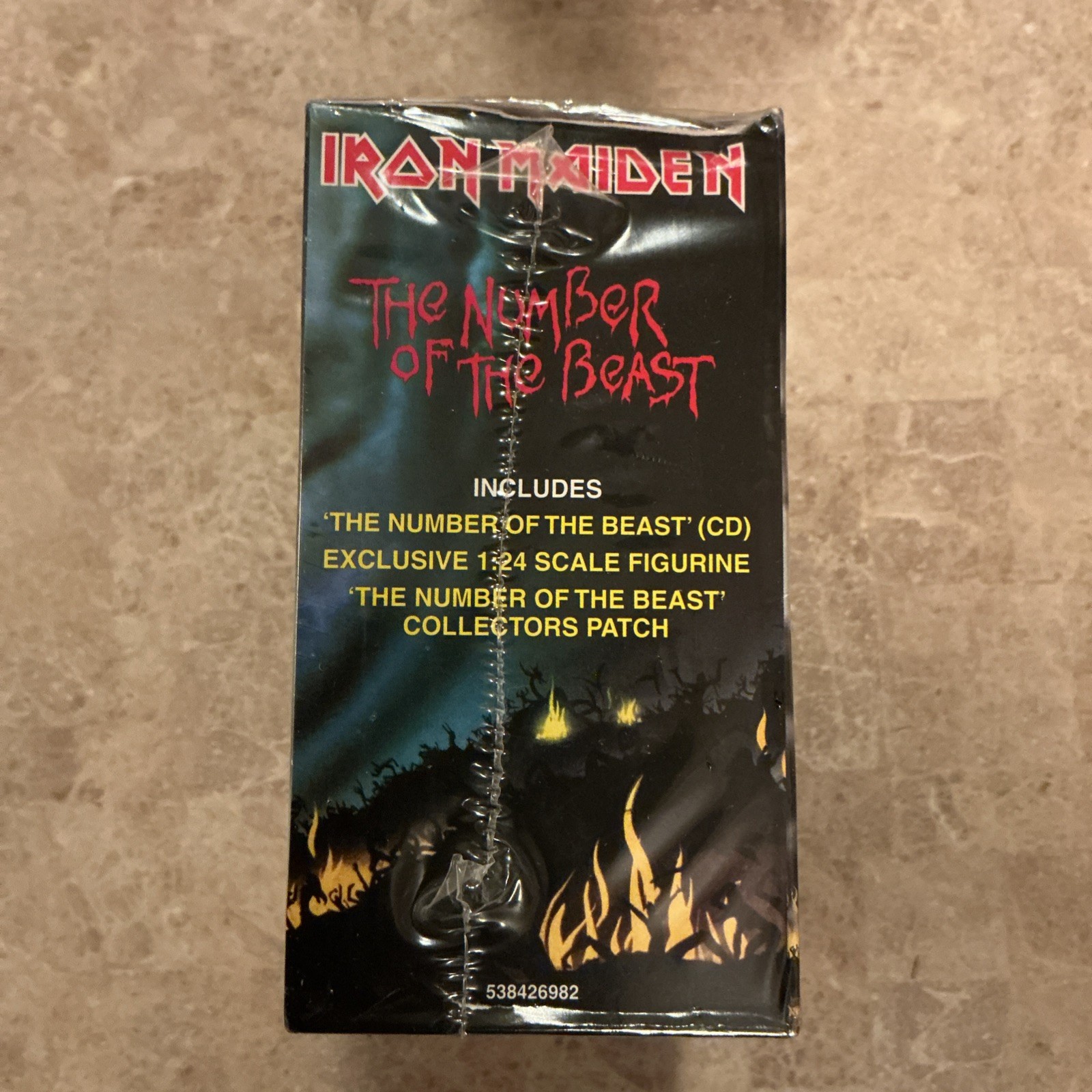 Iron Maiden Number of the Beast 1982 Remastered Studio Coll. w Figurine & Patch