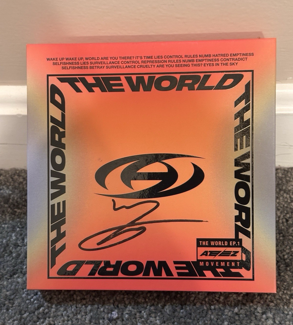 ATEEZ THE WORLD EP.1 : MOVEMENT CD K-Pop KQ ENTERTAINMENT 2022 Signed Album