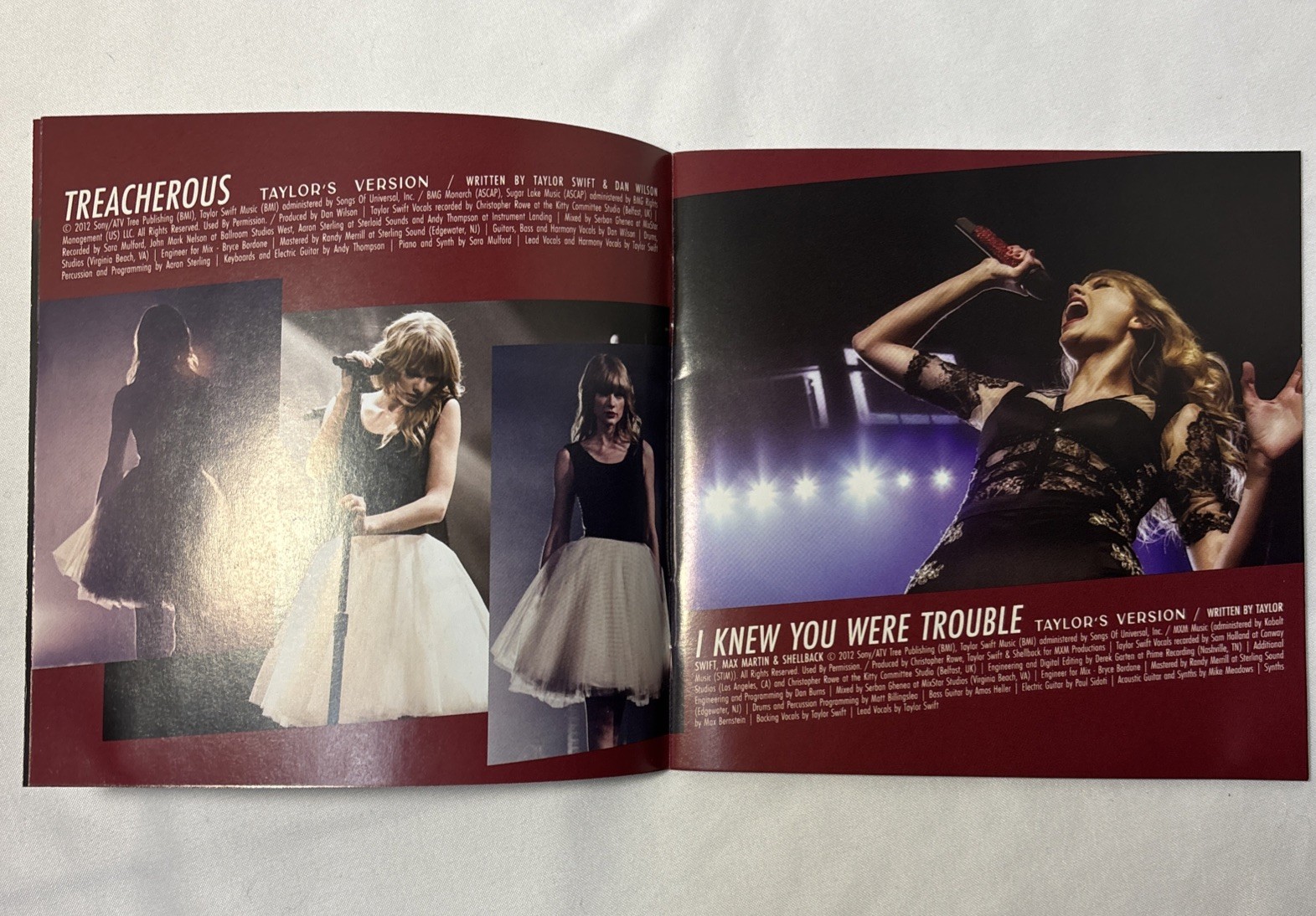 Taylor Swift - Red (Taylor's Version) - CD (2) “READ”