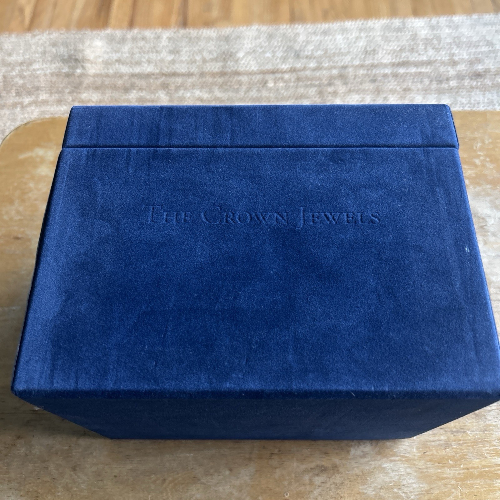 Queen - The Crown Jewels 25th Anniversary 8 CD Box Set Blue Velvet Remastered