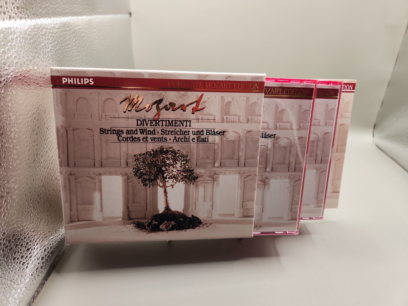 Divertimenti / Mozart Edition 4 Music CD set 5 cds + book