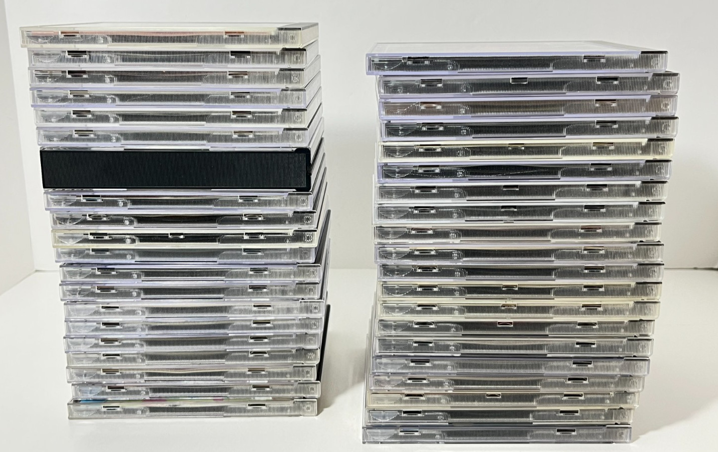 Vtg Lot 40 CD Mixed Music, See List 70-90's Elvis ,Elton, Diamond, Beatles++