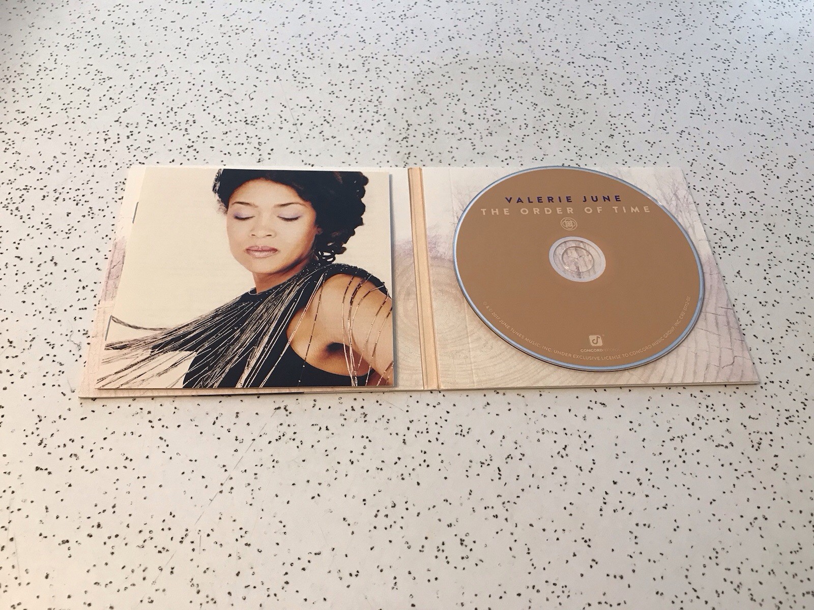 Valerie June CD The Order of Time 2017 VG Condition