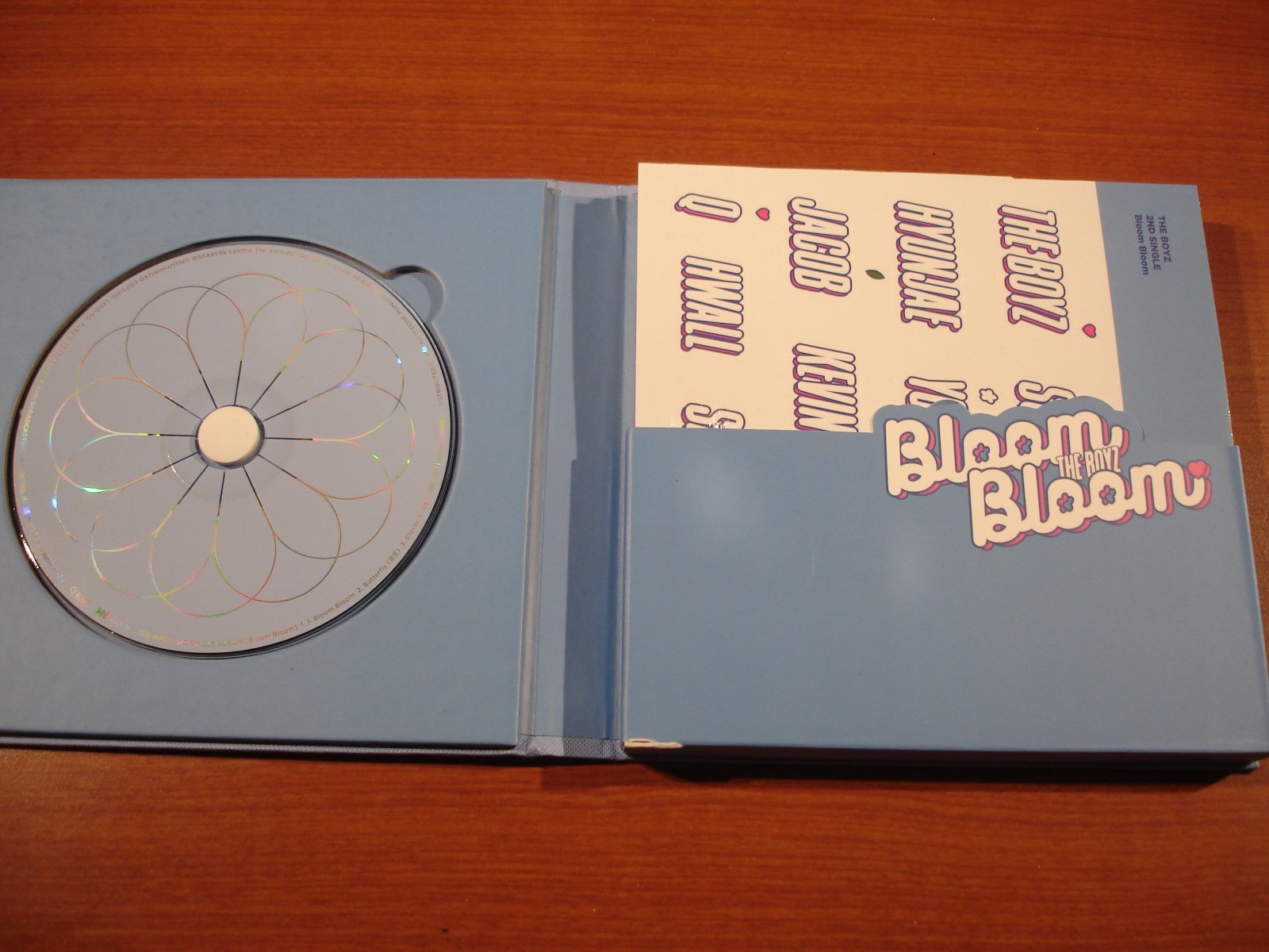The Boyz – Bloom Bloom ( 2018 K-Pop CD Cre.ker Entertainment L100005594)