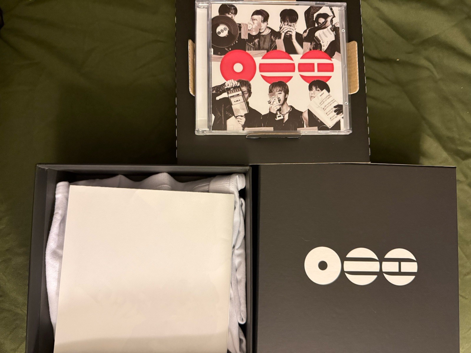 BTS Arirang 5th Album T-SHIRT CD BOX SET **WHITE SHIRT OPENED