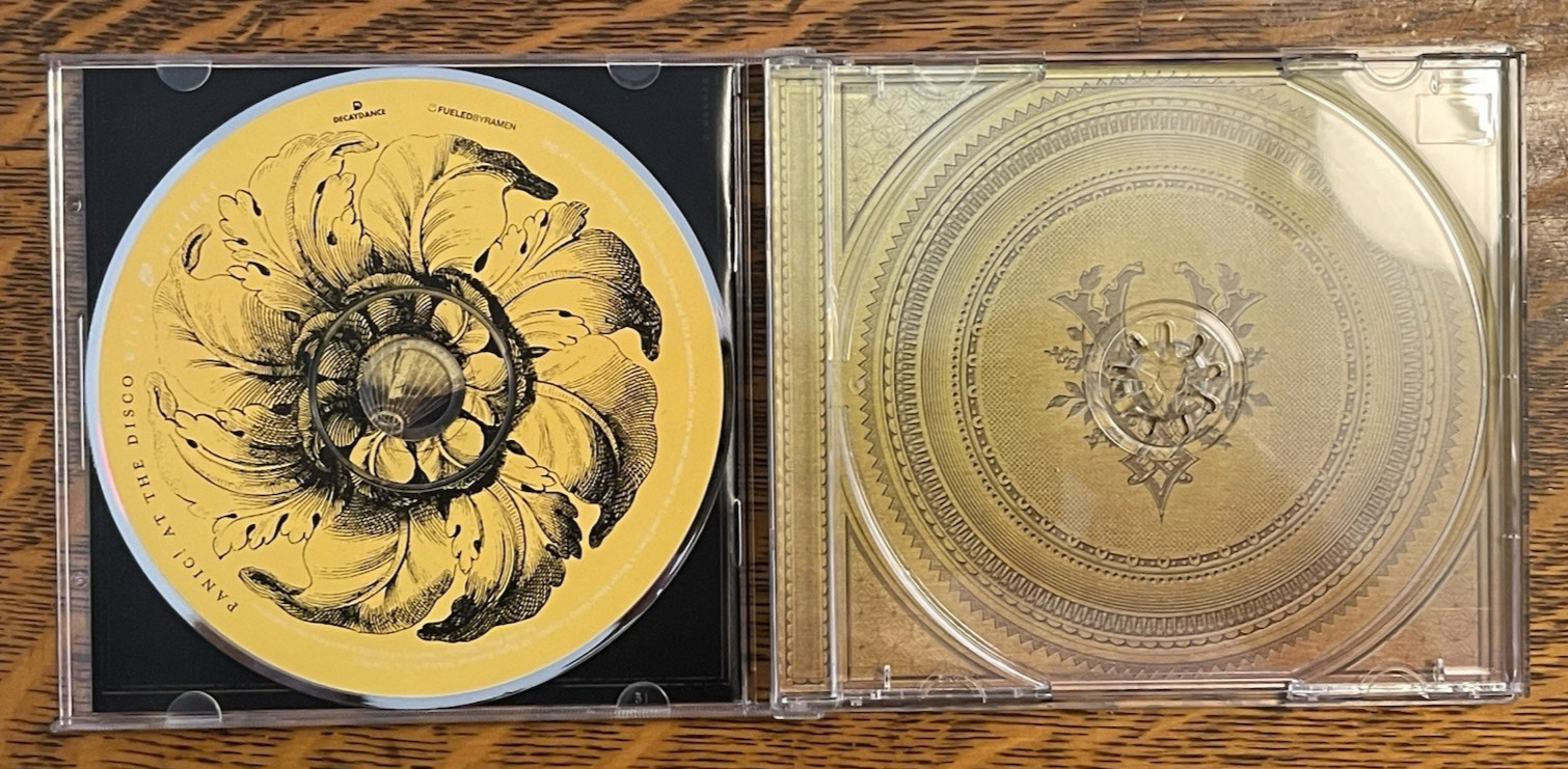 CD~ PANIC AT THE DISCO~ 2011~ VICES & VIRTUES~ HYPE STICKER