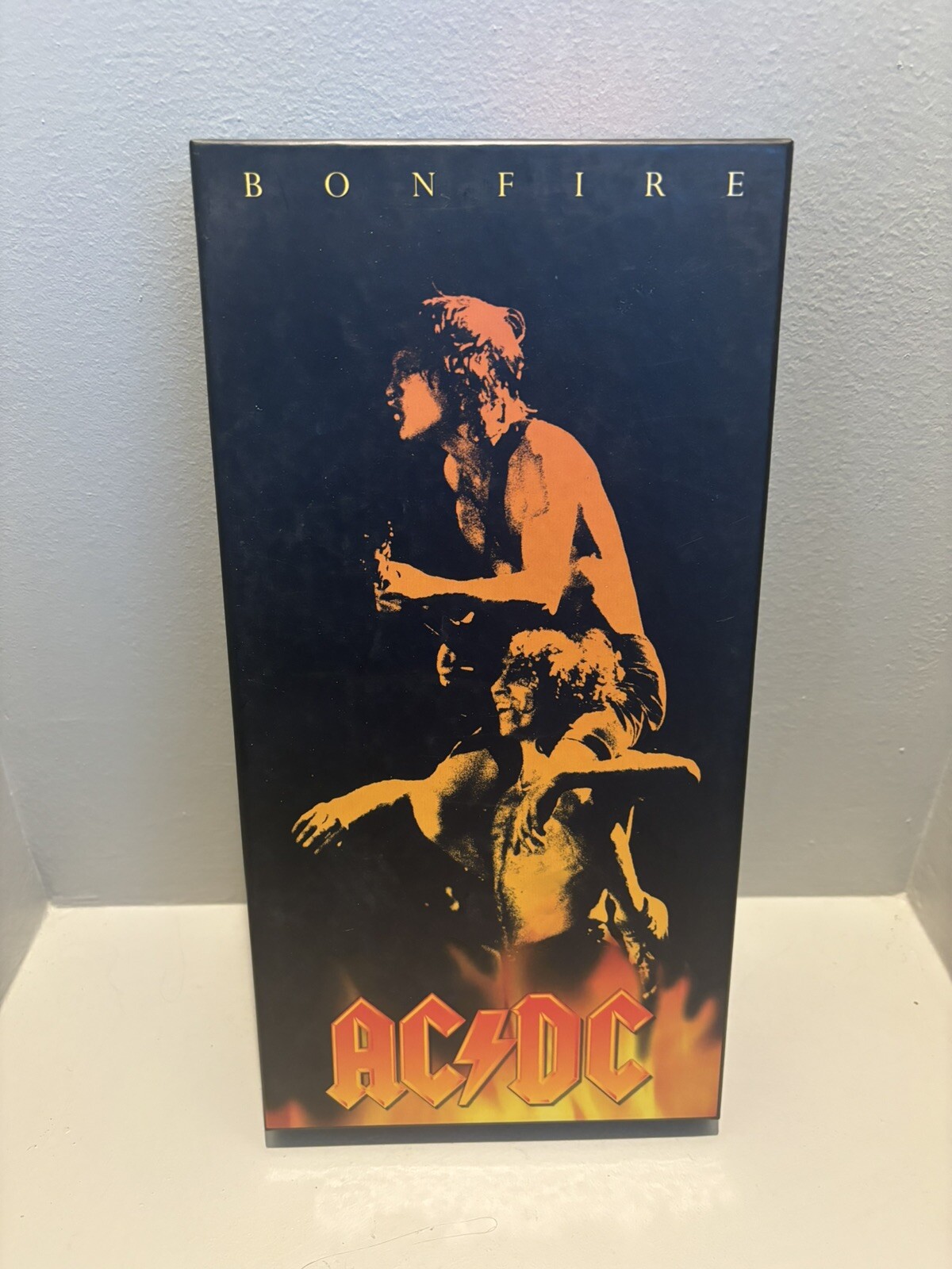 AC/DC "BONFIRE" 4 DISC BOX SET 1997- Sticker/Tattoo/Key Chain /Guitar Pick Rock
