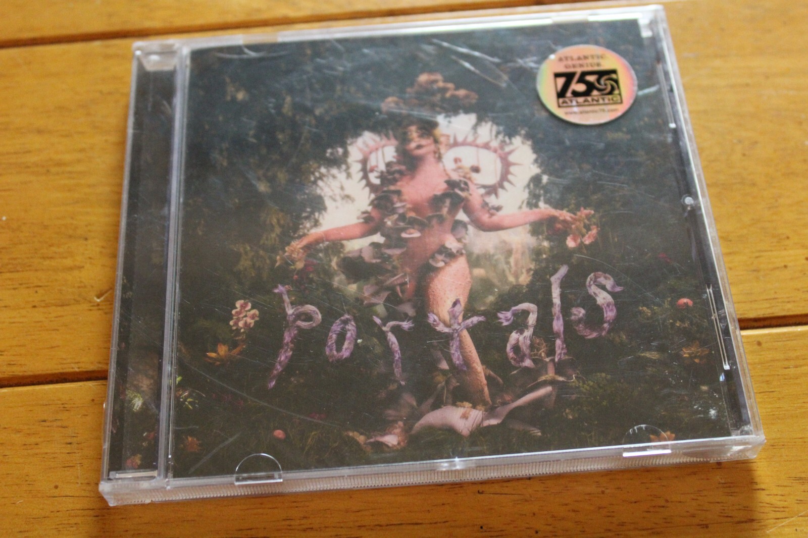 MELANIE MARTINEZ - PORTALS CD [NEW SEALED] **CRACKED CASE**