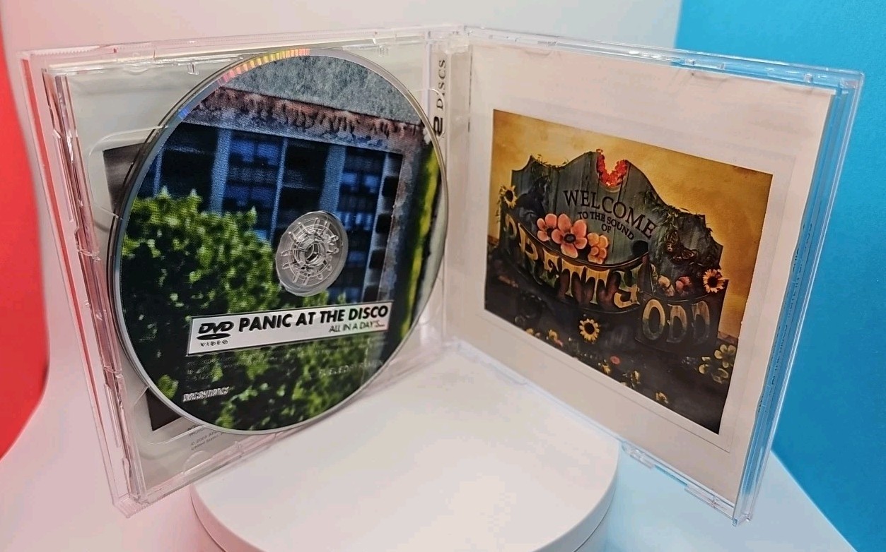 Panic At The Disco ...Live In Chicago (CD & DVD, 2008) 2-512253 With Booklet & I