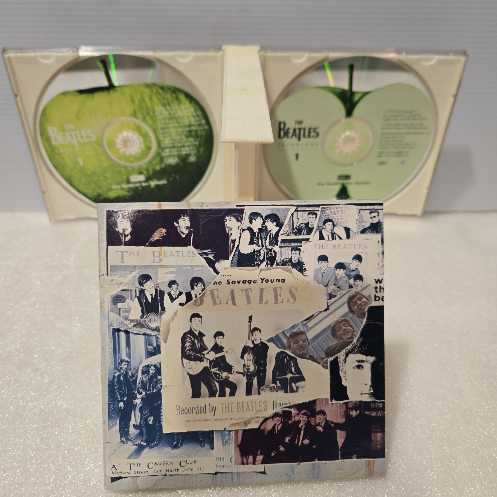 The Beatles - Anthology 1 CD 1995 2-Disc Set Rarities Outtakes Apple Records