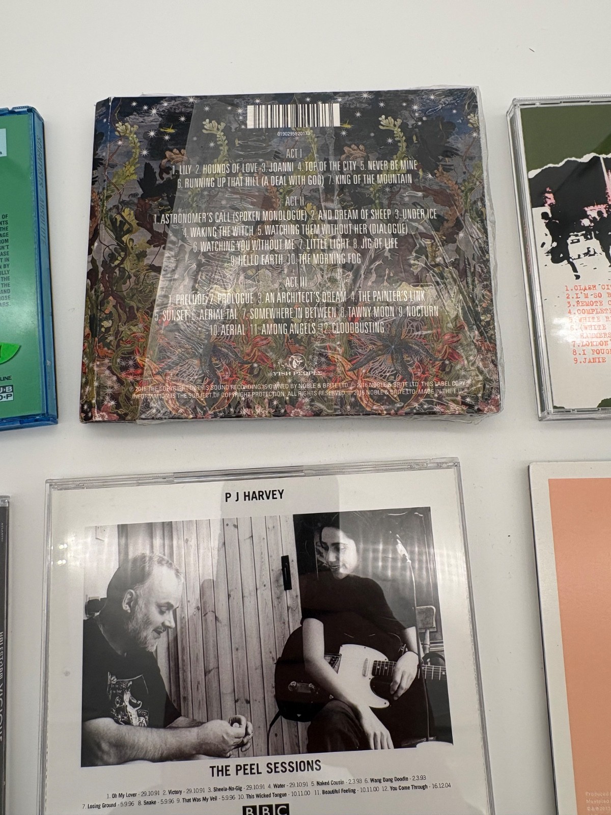 Lot of 8 CDs - used - AFI - PJ HARVEY - CLASH - KATE BUSH