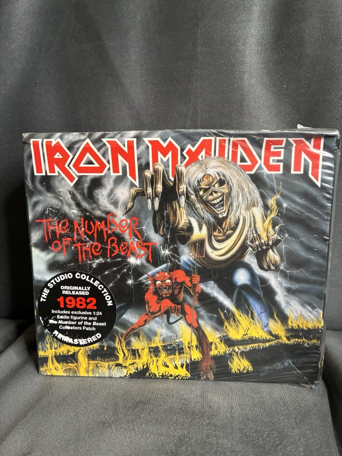 Iron Maiden Number of the Beast 1982 Remastered Studio Coll. w Figurine & Patch