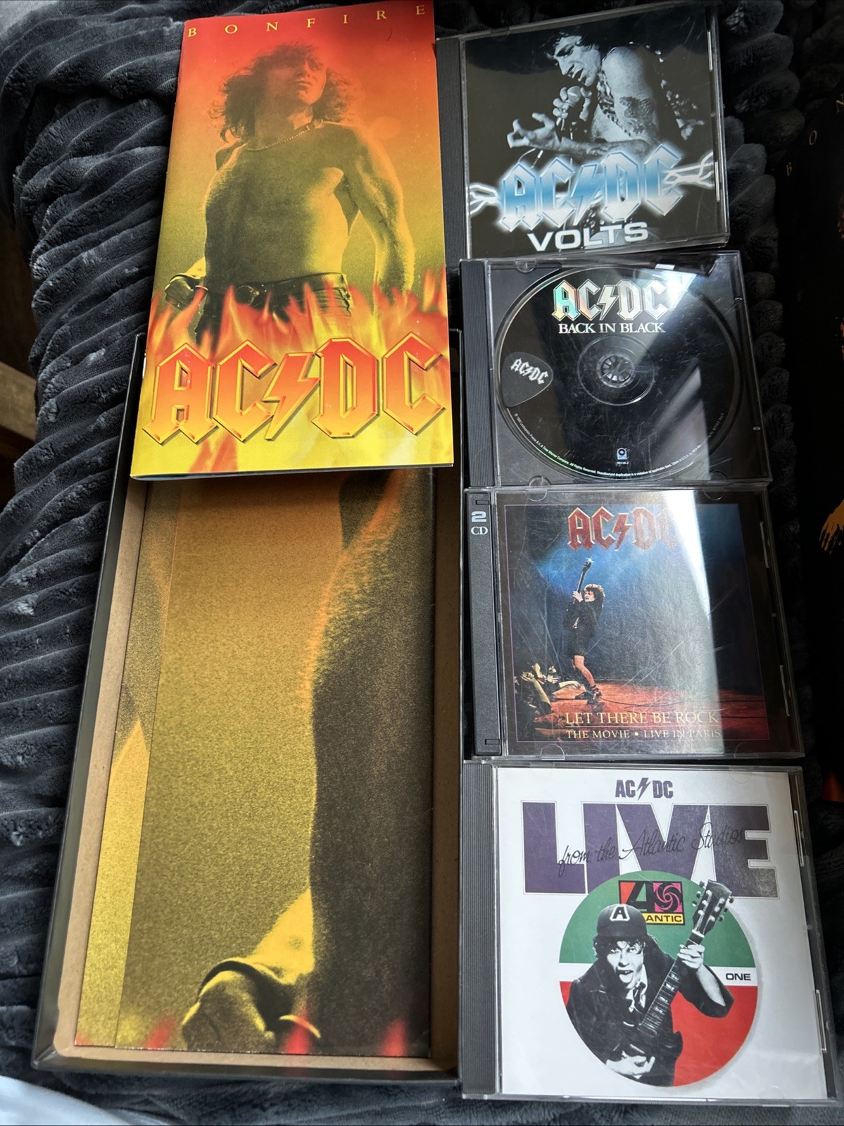 AC DC BONFIRE Box Set 5 CDs Poster Guitar Pick Booklet, no Keychain