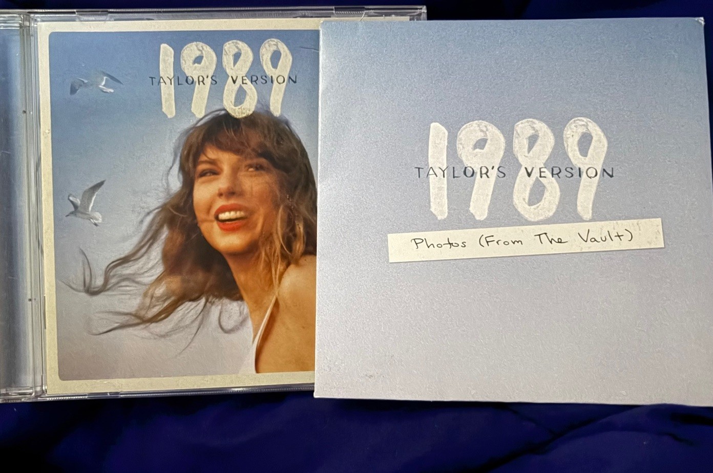 Taylor Swift 1989 (Taylor's Version) Blue CD Polaroids and poster included