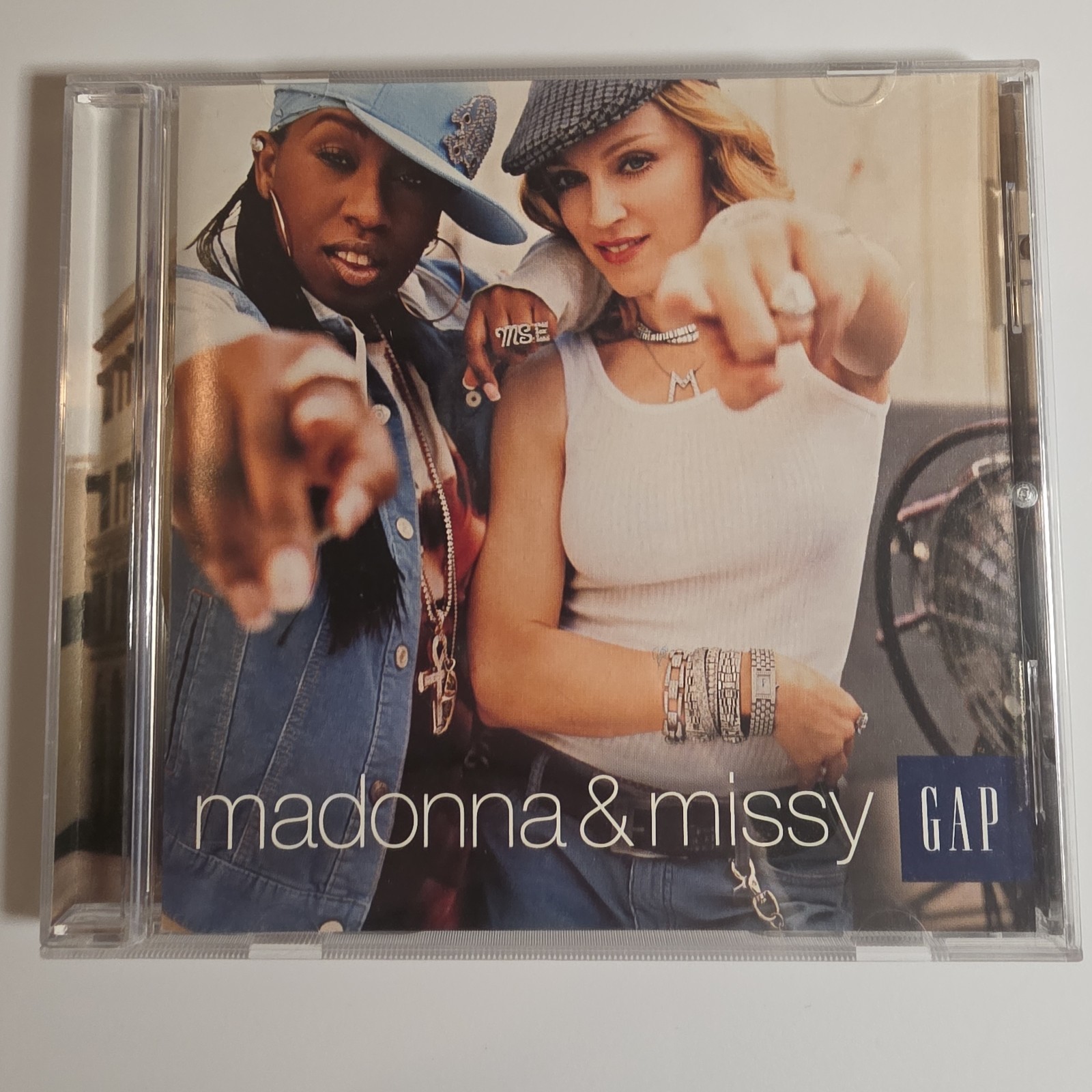 Madonna & Missy Elliot: 2 Track (CD) Into the Hollywood Groove, GAP Sealed Crack