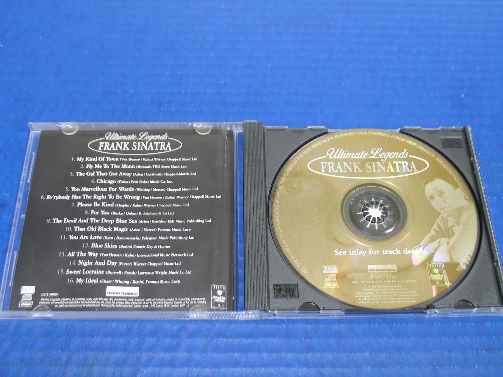 Frank Sinatra - Ultimate Legends - 1998 Vocal Jazz CD w/16 Songs Chicago