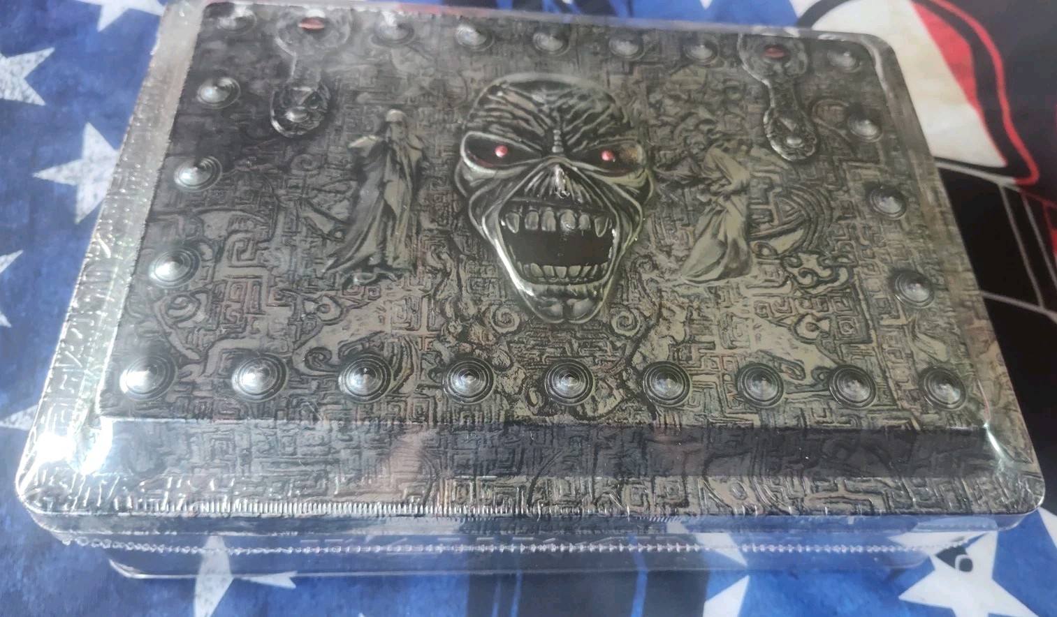 Iron Maiden Eddies Archive 1st Edition Box Set #3408 SEALED Casket Tin 6CD Flaw