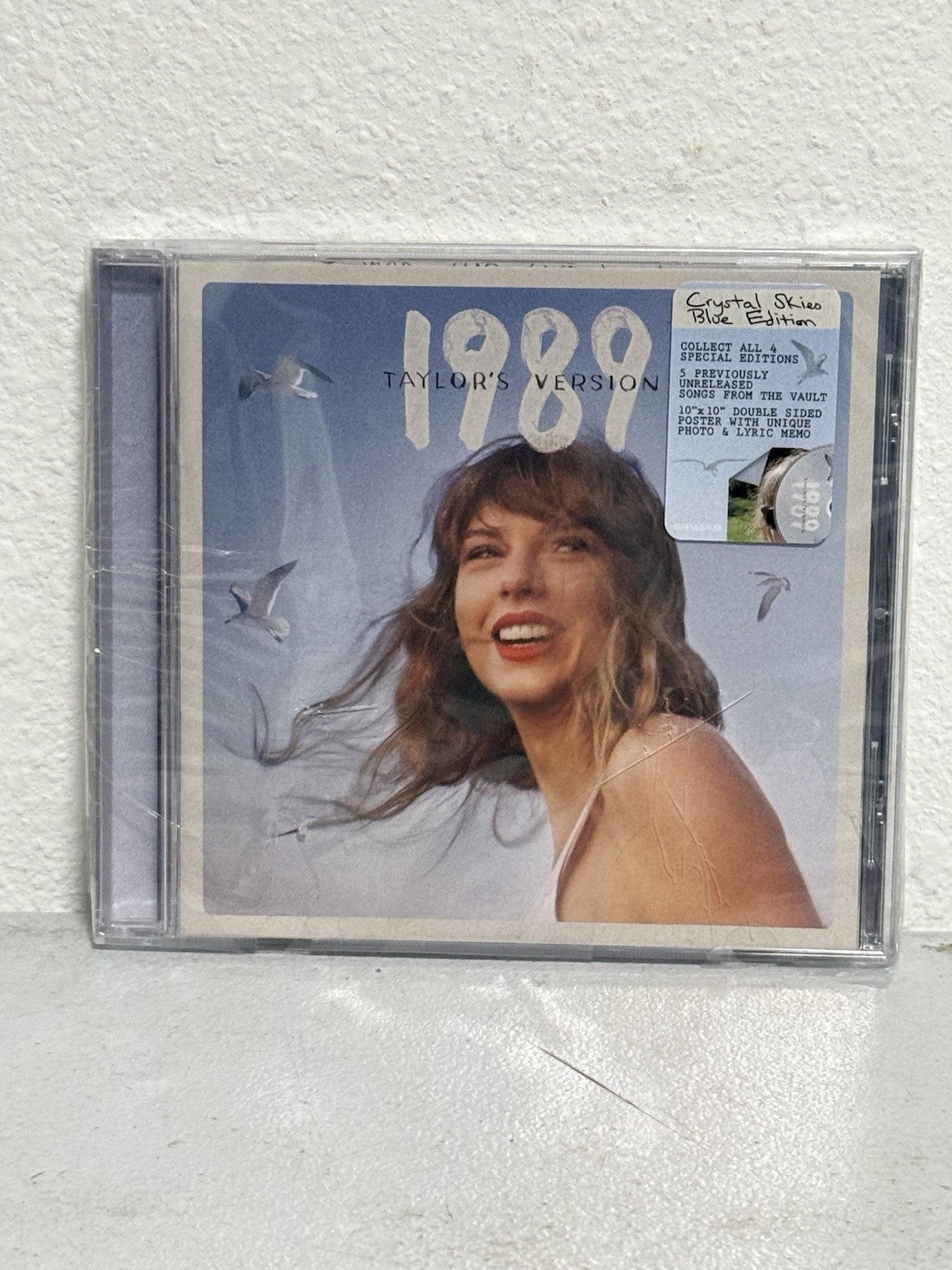 TAYLOR SWIFT *1989 Taylor's Version Crystal Skies Blue Edition CD Box Damaged