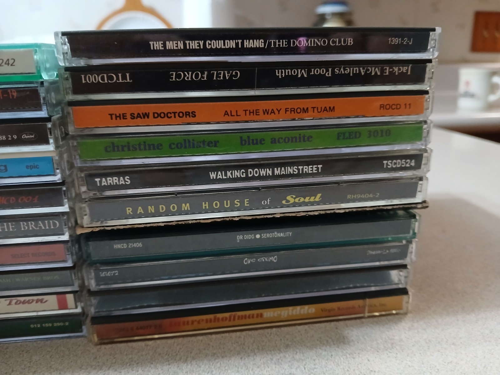 Indie Music cd lot/32 black grape,saw doctors,single bullet theory,sonia dada,