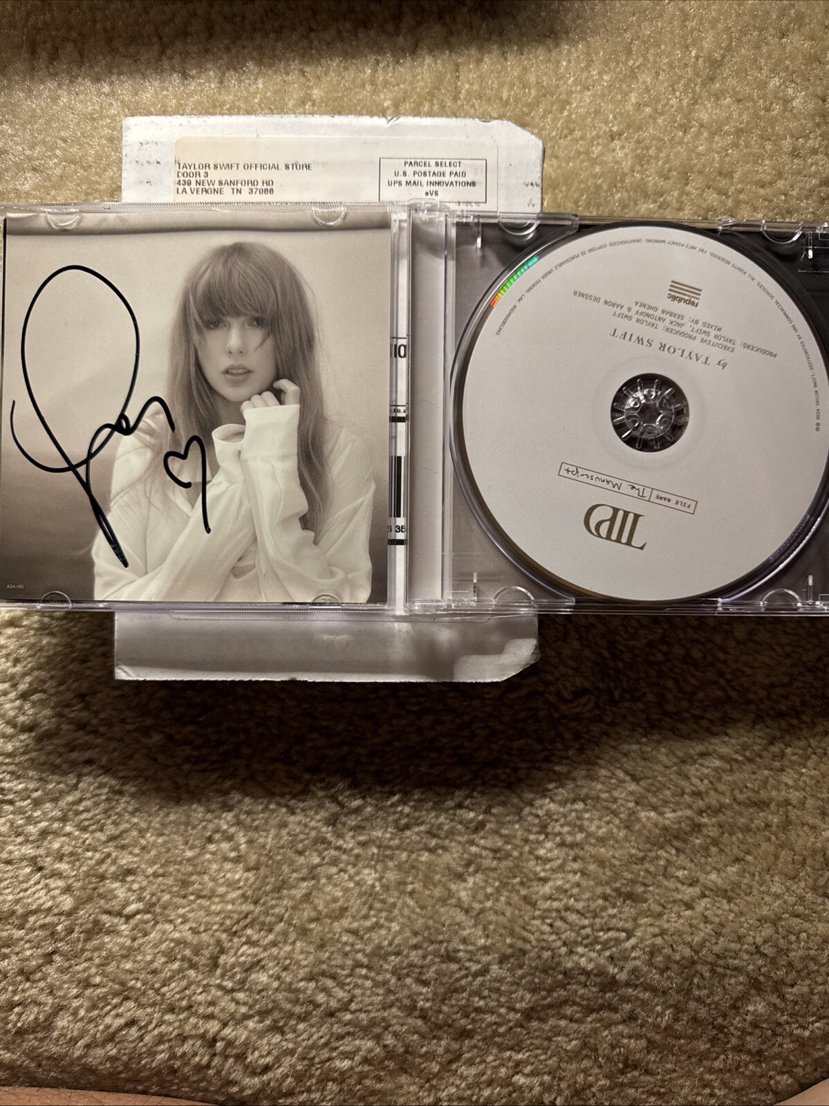Taylor Swift The Tortured Poets Department CD + Hand Signed Photo With Heart