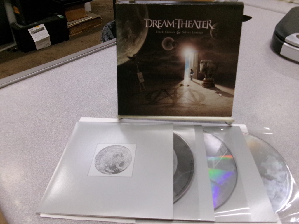 Black Clouds & Silver Linings, DREAM THEATER, Very Good