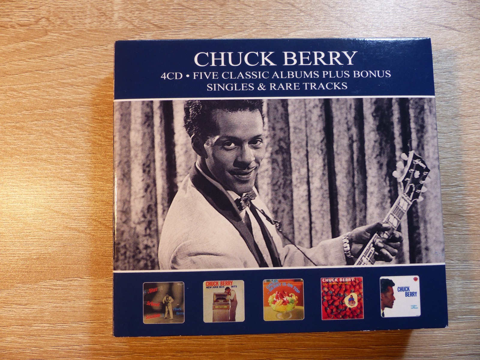 CHUCK BERRY: 5 CLASSIC ALBUMS PLUS BONUS SINGLES & RARE TRACKS 4 CD - NM