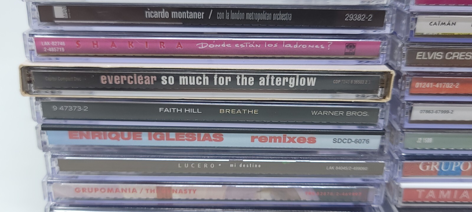 💿 Lot of 32 Assorted CDs : MIX ALL Genres 90s 2000s