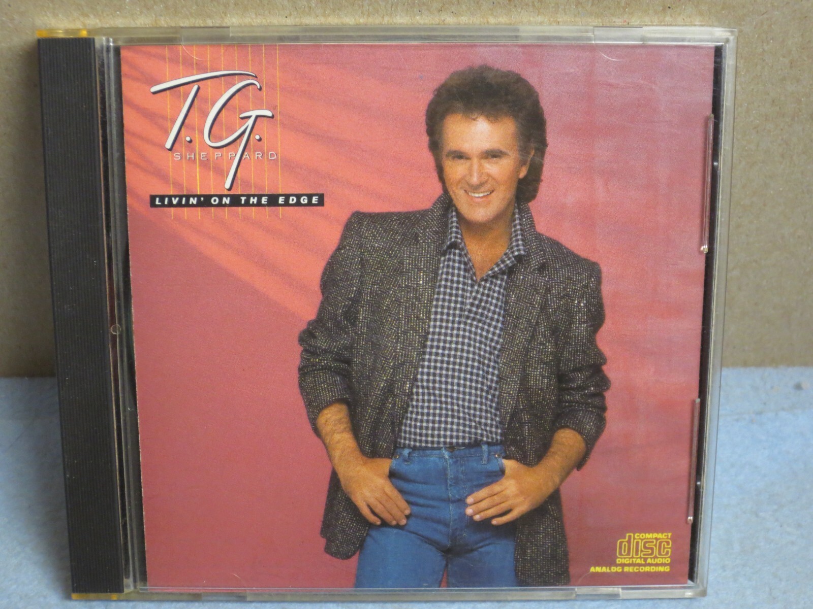 T.G. Sheppard - Livin’ On The Edge ( CD - 1985 - Columbia - CK-40007 ) DADC