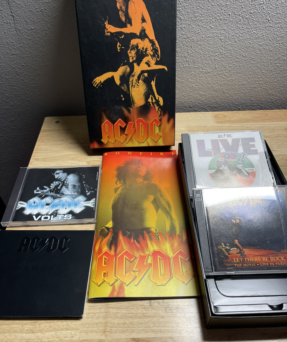 AC/DC-Bonfire Box Set 5Disc ;1997 With Booklet 62119-2 Excellent Condition