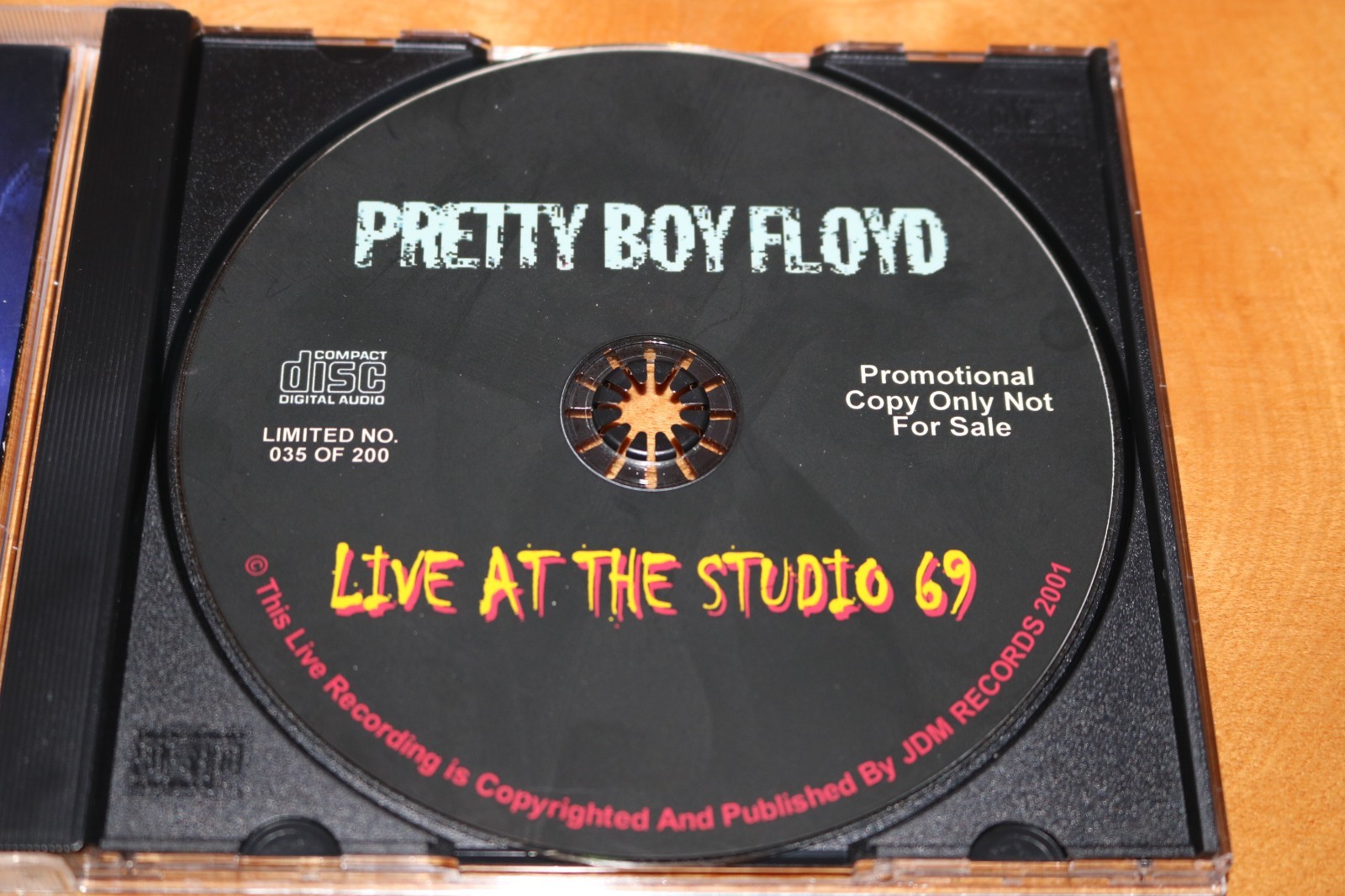 PRETTY BOY FLOYD Live 1999 At The Studio 69 GLAM Hair Metal #035/200 VERY RARE