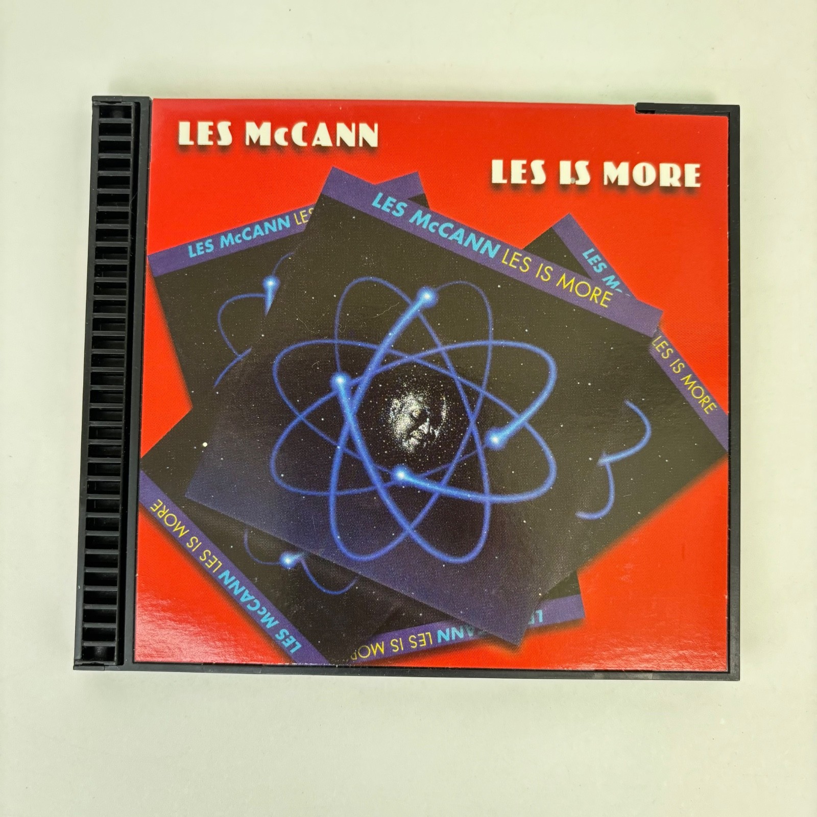 Les McCann – Les Is More 2002 CD, Hyena Records Jazz Soul Funk No Scratches C1