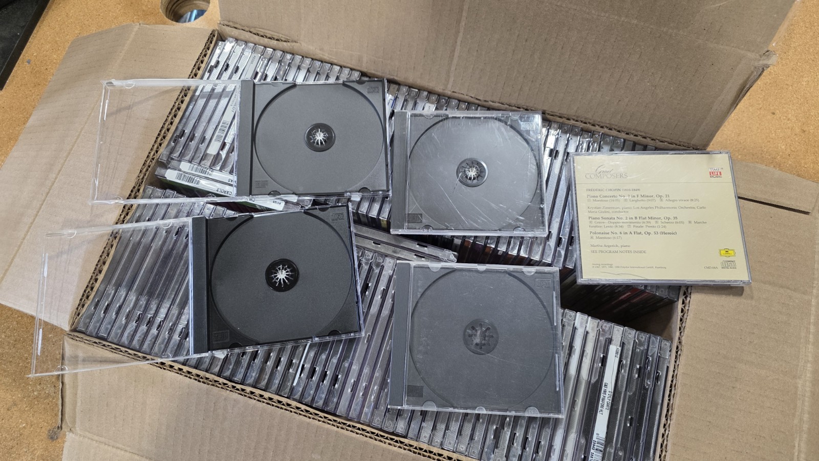 Lot of 100 Single Disk Empty CD/DVD Music Movie Jewel Cases Free S&H Assorted