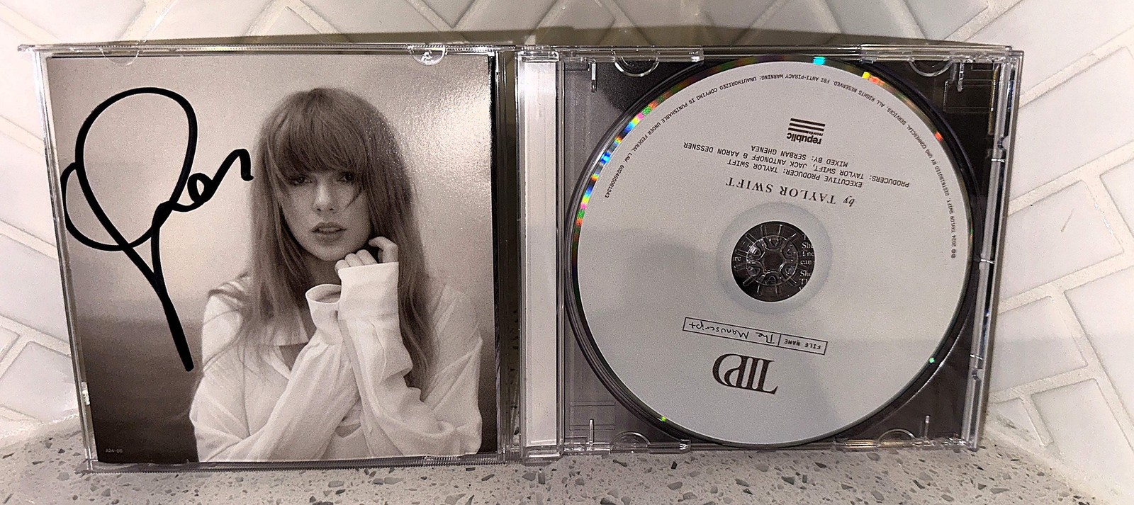 Taylor Swift The Tortured Poets Department Limited Edition Signed Autograph CD