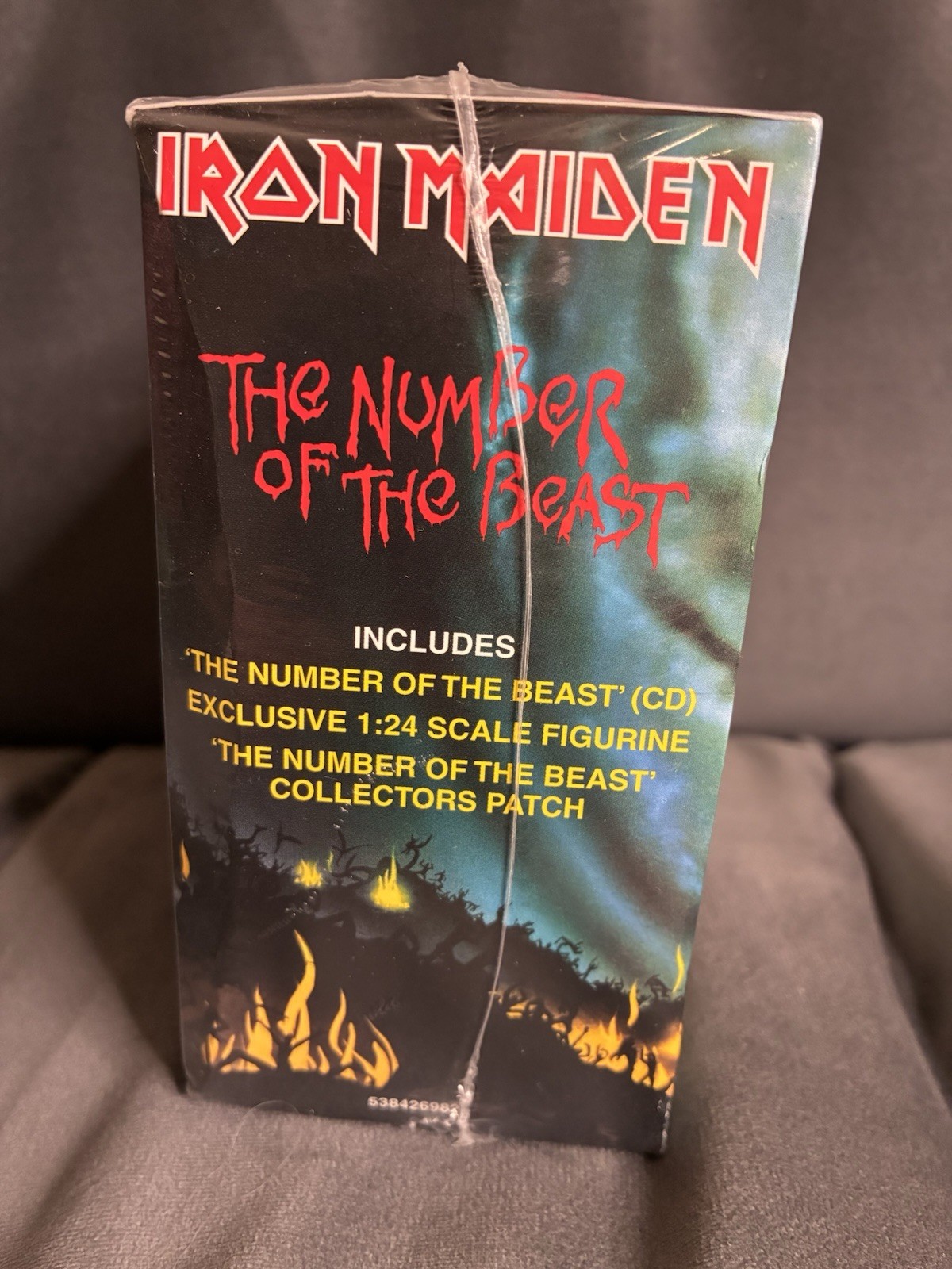 Iron Maiden Number of the Beast 1982 Remastered Studio Coll. w Figurine & Patch