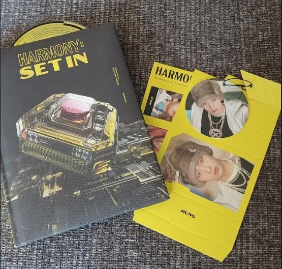 P1Harmony:5th mini album -incl.Booklet, CD, logo tag, photo stamp(no photocards)
