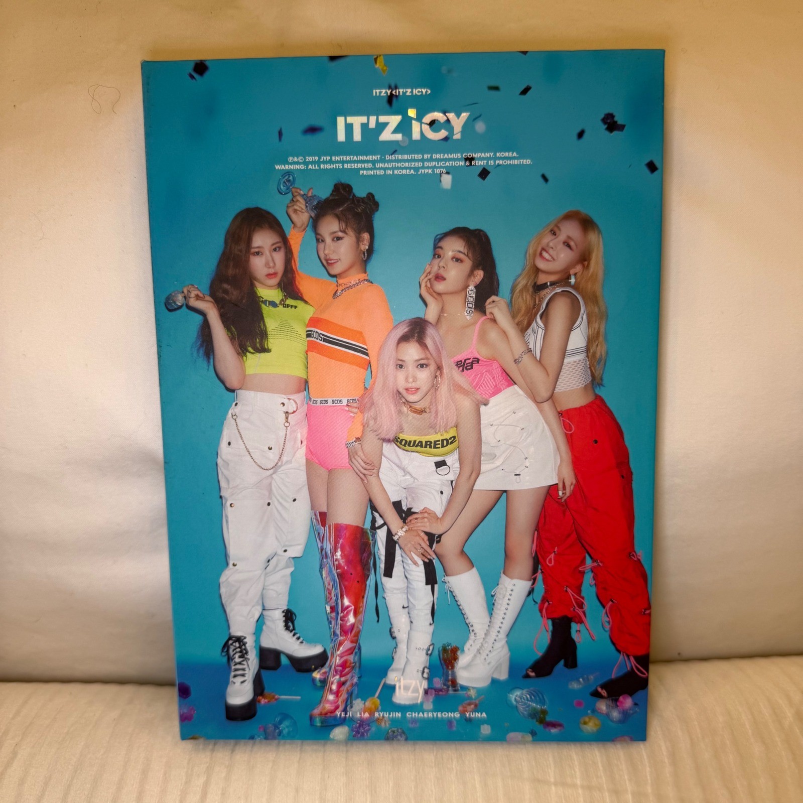 ITZY It'z Icy 1st Mini Album CD Photobook JYP Entertainment 2019 Ryujin Cover