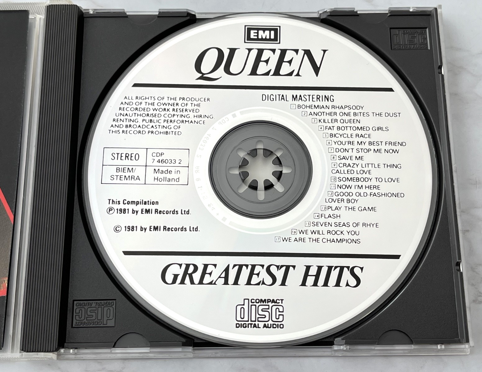 Queen Greatest Hits CD HOLLAND IMPORT! EMI CDP 7 46033 2 Freddie Mercury RARE!