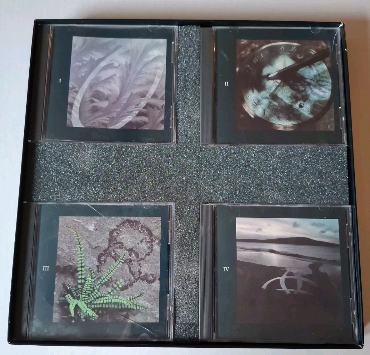 Led Zeppelin 4 Compact Disc Box Set (1990) 7 82144-2 W/Booklet. CD's
