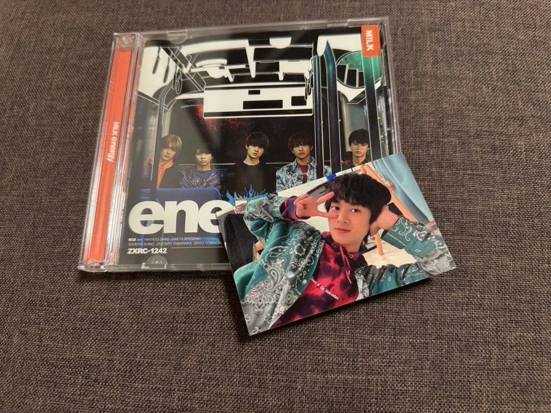 M!LK “energy” First limited edition CD+DVD with Shunta Sono sticker