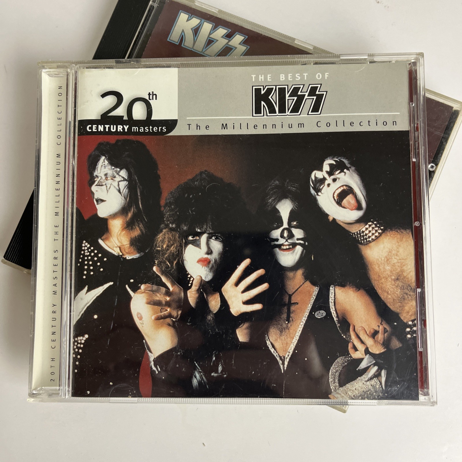 Smashes Thrashes & Hits and The Best of Kiss CDs