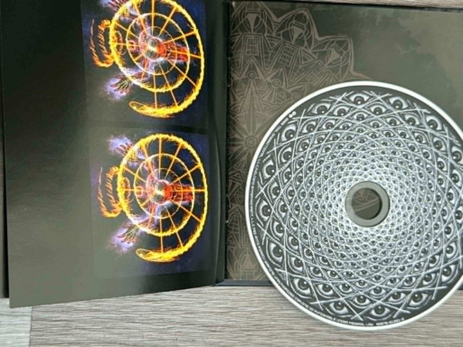 Tool 10000 Days CD 2006 3D Lenticular Cover W/Stereoscopic Lenses