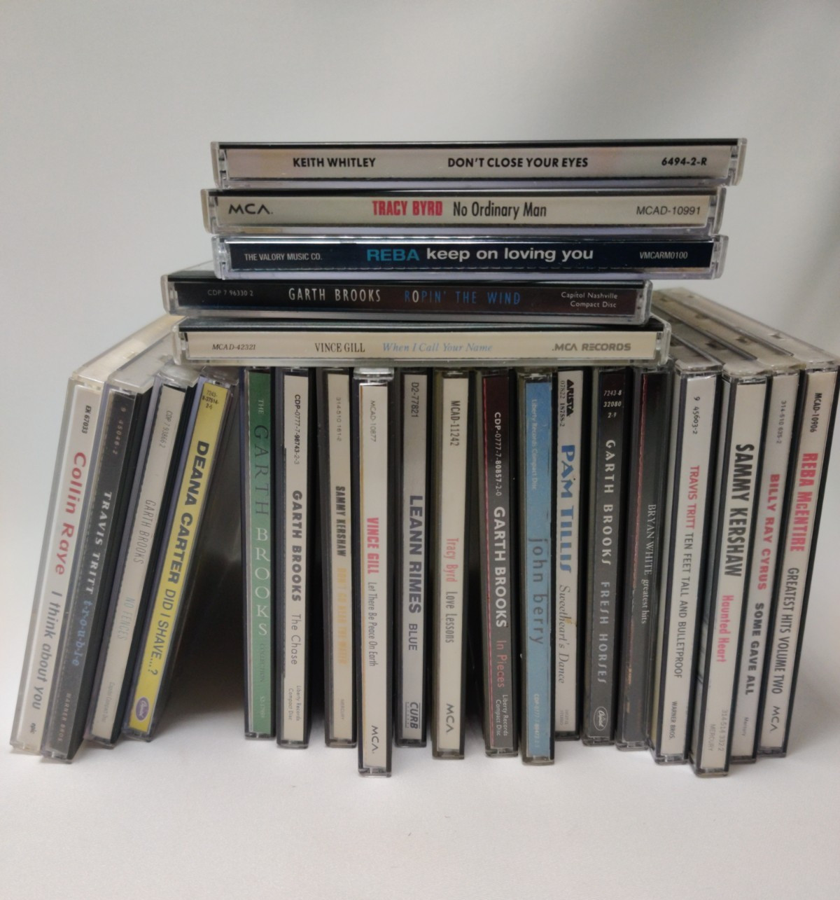 Lot Of 24 Country Music CD’s - Garth Brooks, Travis Tritt, Reba, Tracy Byrd