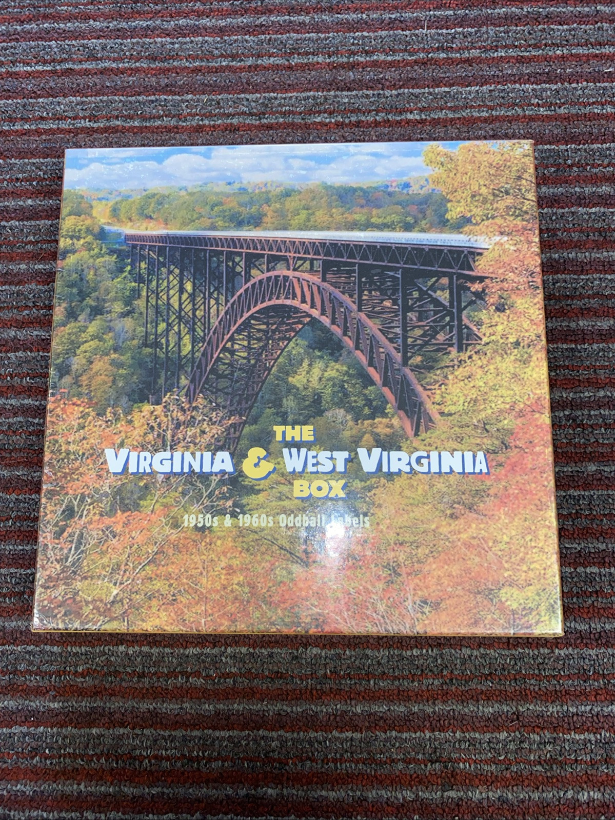 The Virginia & West Virginia Box: 1950s & 1960s Oddball Labels by Various...